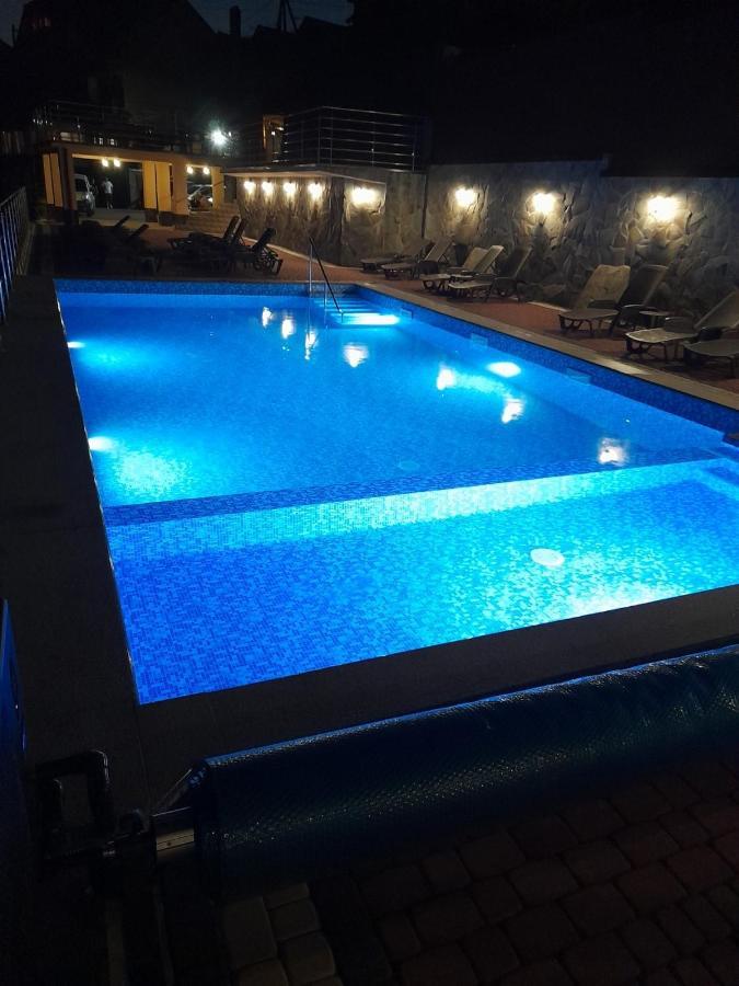 Greku Hotel บูโคเวล ภายนอก รูปภาพ
