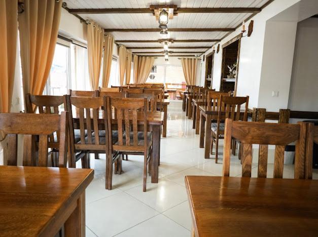 Greku Hotel บูโคเวล ภายนอก รูปภาพ